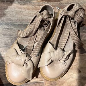 Genuine leather pumas